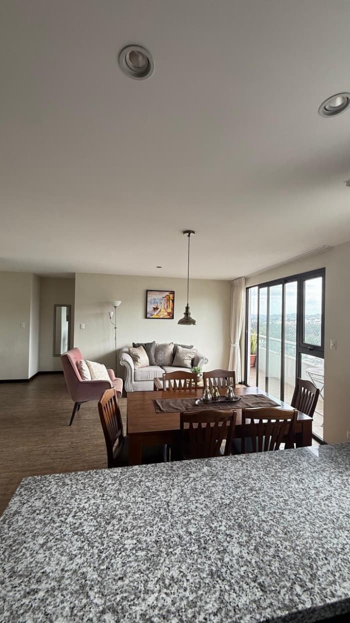 Apartamento en Renta  amueblado en Zona 15 - foto 4