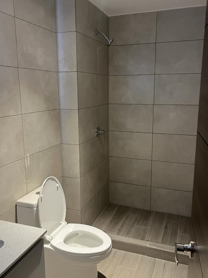 Apartamento nuevo en Renta en zona 10 Guatemala - foto 19