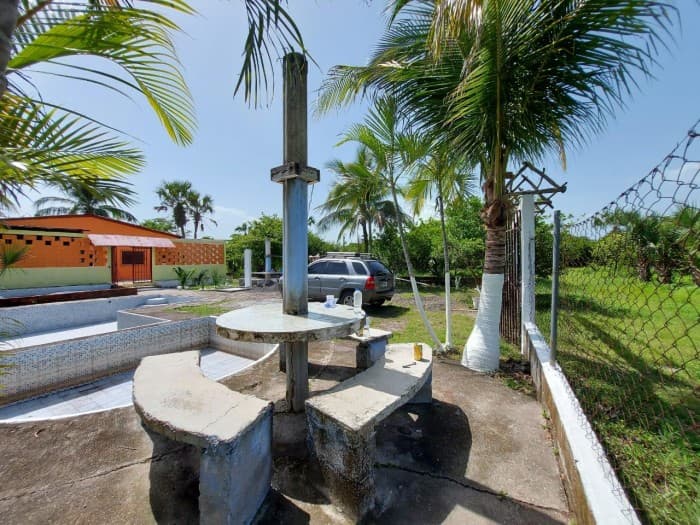 En venta  terreno y casa vacacional en Taxisco - foto 3