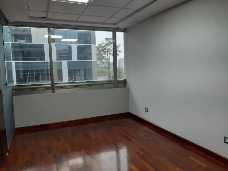 Oficina en renta en Edificio de zona 10 Guatemala - foto 15