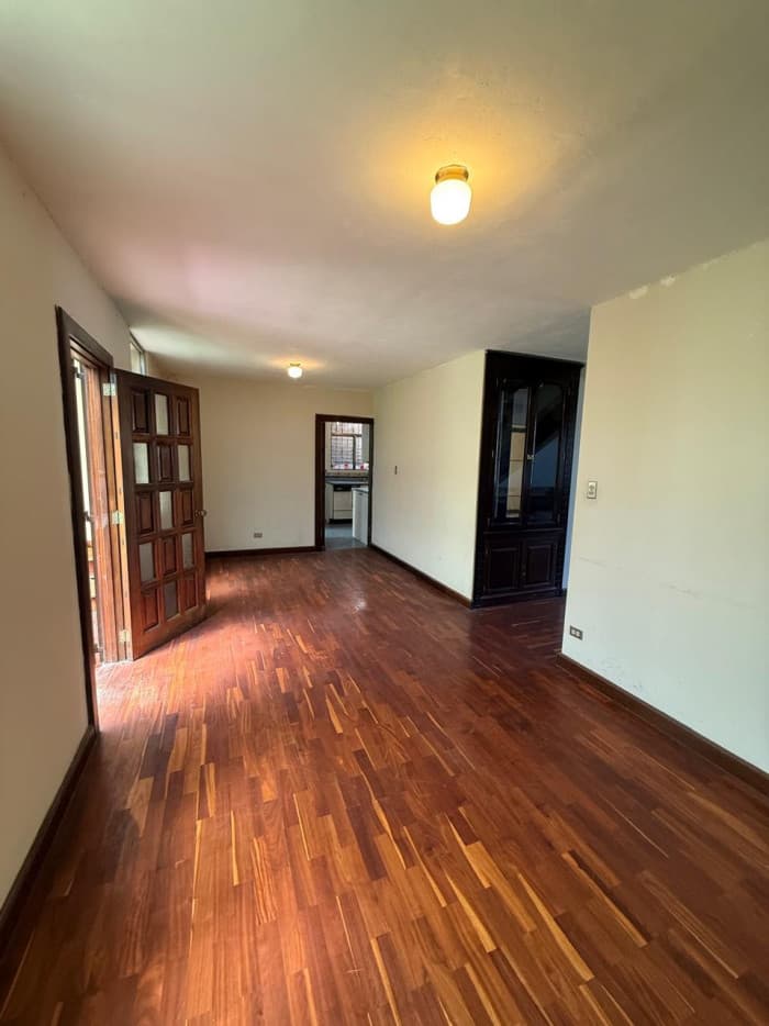Casa sobre vía principal en Venta en Lourdes Zona 17 - foto 15