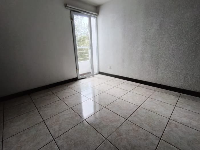 Apartamento en venta en Condominio de zona 11 de Mixco. - foto 3