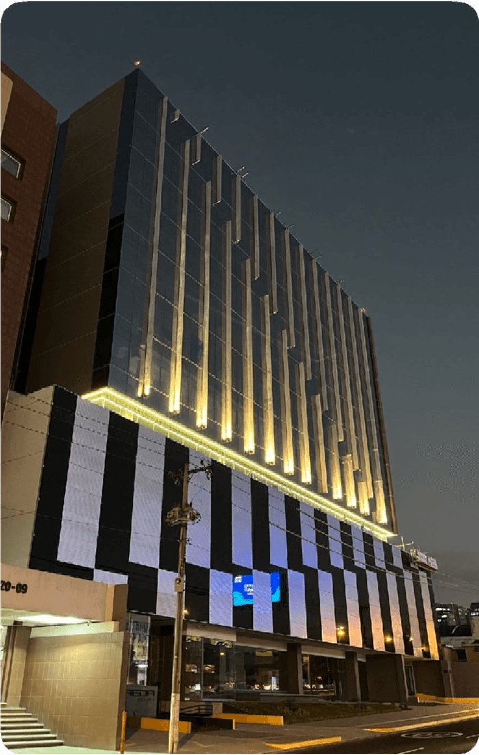 Edificio comercial en Renta en Zona 10 Guatemala - foto 2
