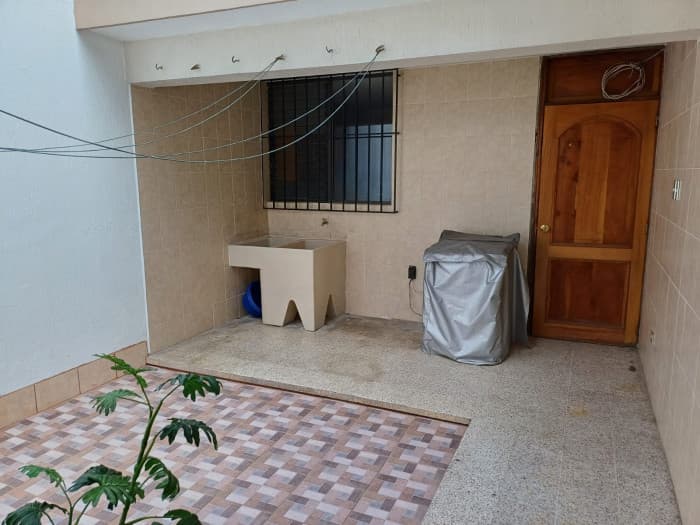 Townhouse con jardín en renta en Vista Hermosa Zona 15 - foto 13