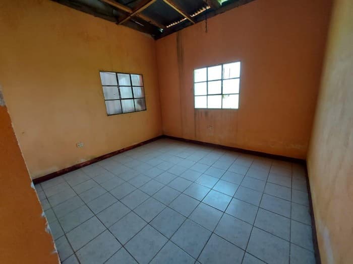 En venta  terreno y casa vacacional en Taxisco - foto 2