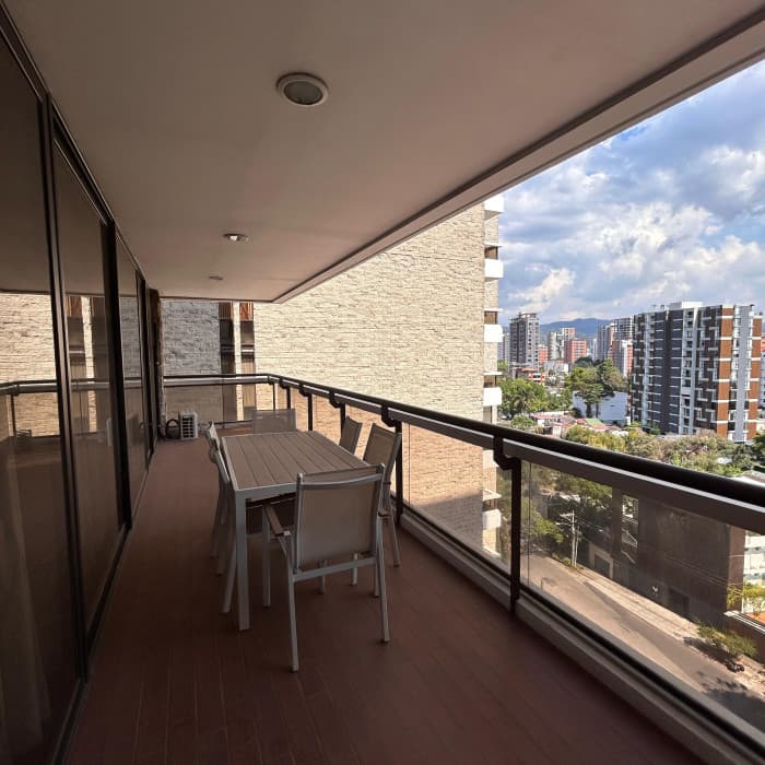 Apartamento en Venta en Zona 10 de Guatemala - foto 2