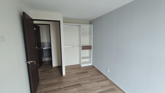 Apartamento en venta cerca de Calzada Roosevelt - foto 2