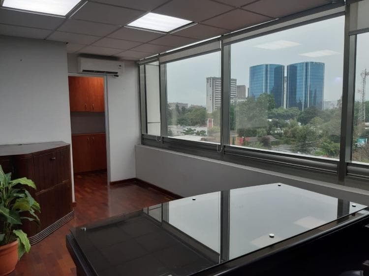 Oficina en renta en Edificio de zona 10 Guatemala - foto 5