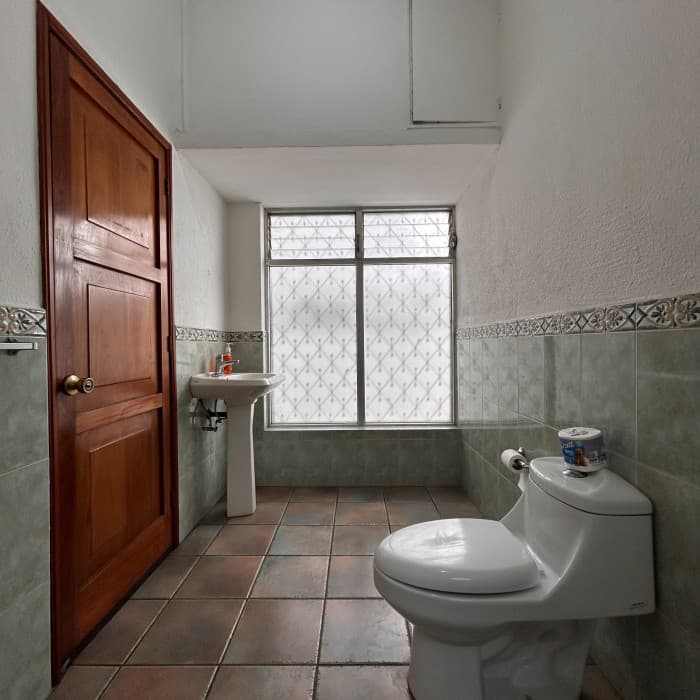 Casa para Oficinas en Alquiler en Zona 10 Guatemala - foto 11