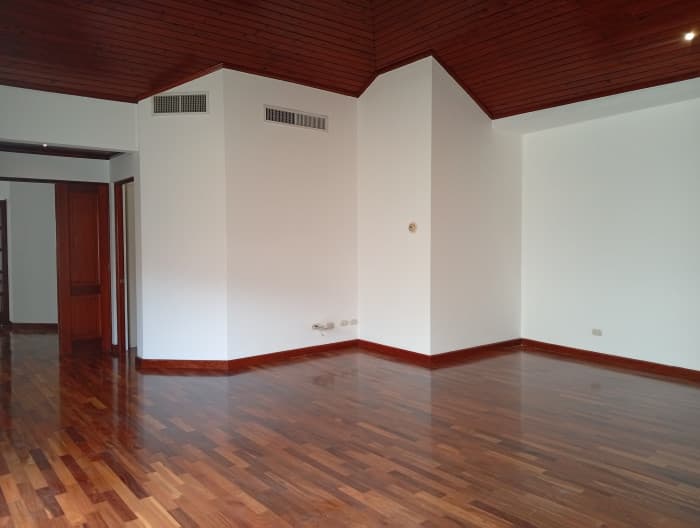 Casa en renta Condominio Cercano Diagonal 6, Zona 10 - foto 14