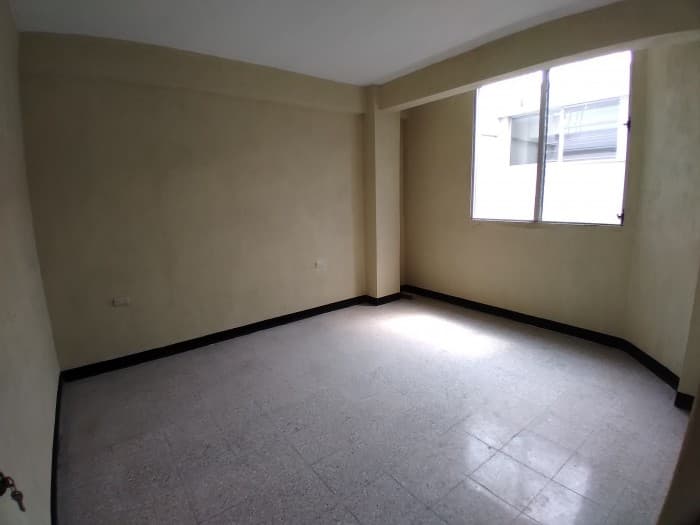 Oficina en renta Avenida Bolívar zona 3 Guatemala - foto 4