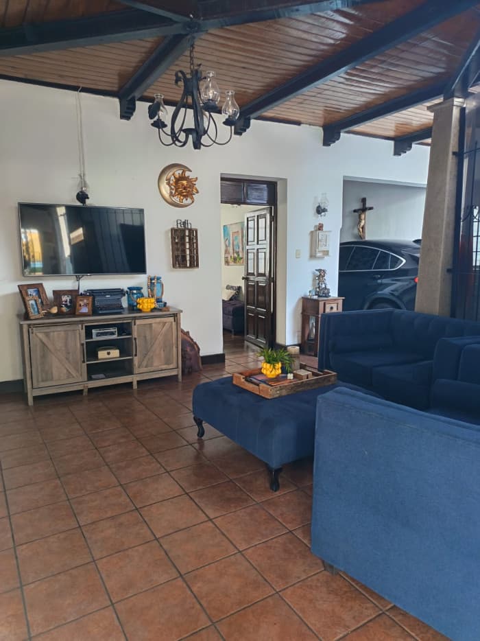 Amplia Casa en Venta en Centro Histórico Zona 1 - foto 2