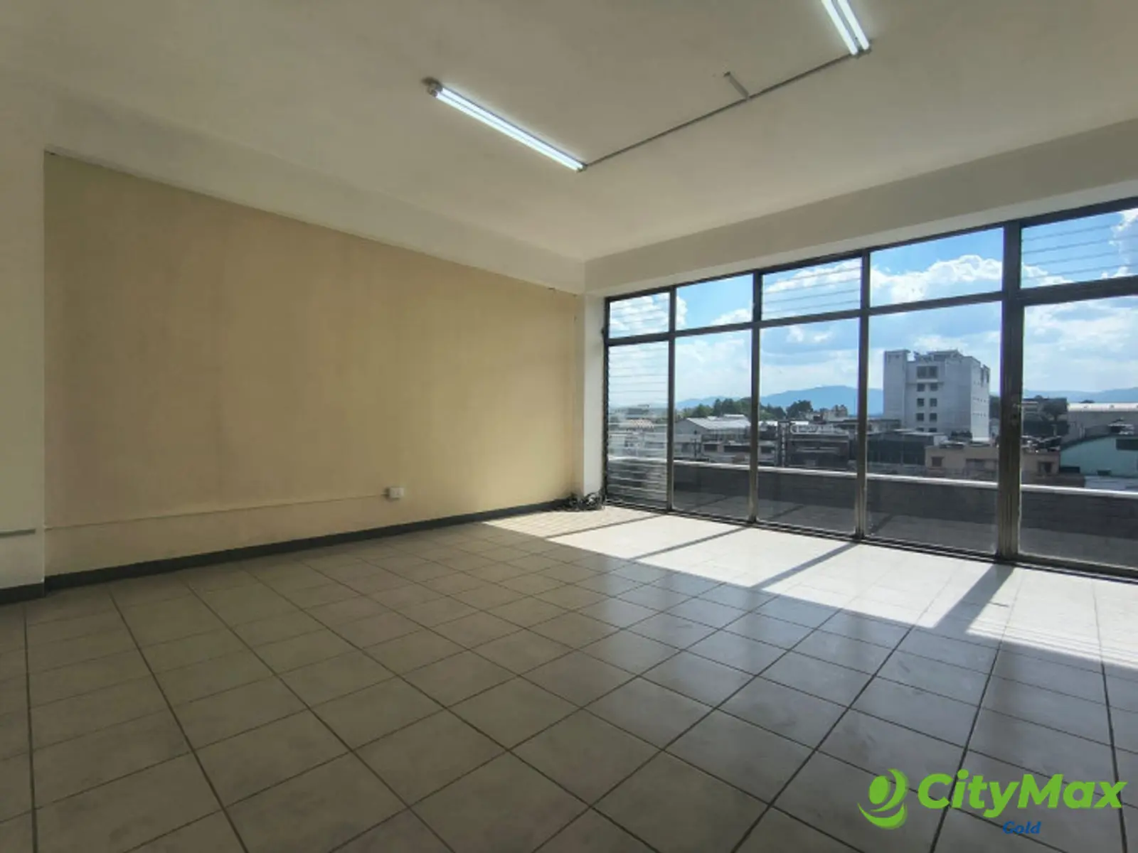 Oficina en renta en Edificio en zona 1 - foto 1