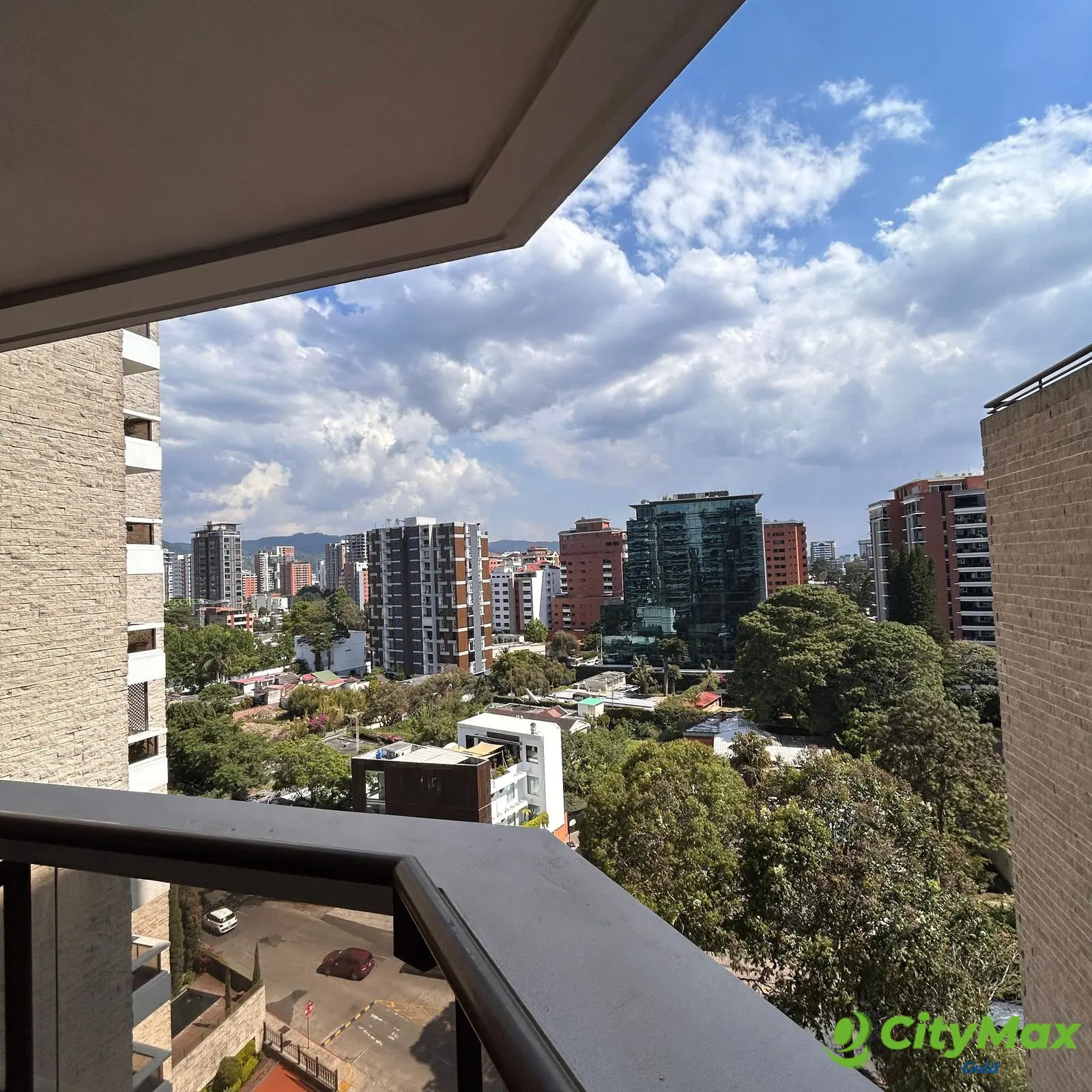Apartamento en Venta en Zona 10 de Guatemala - foto 1