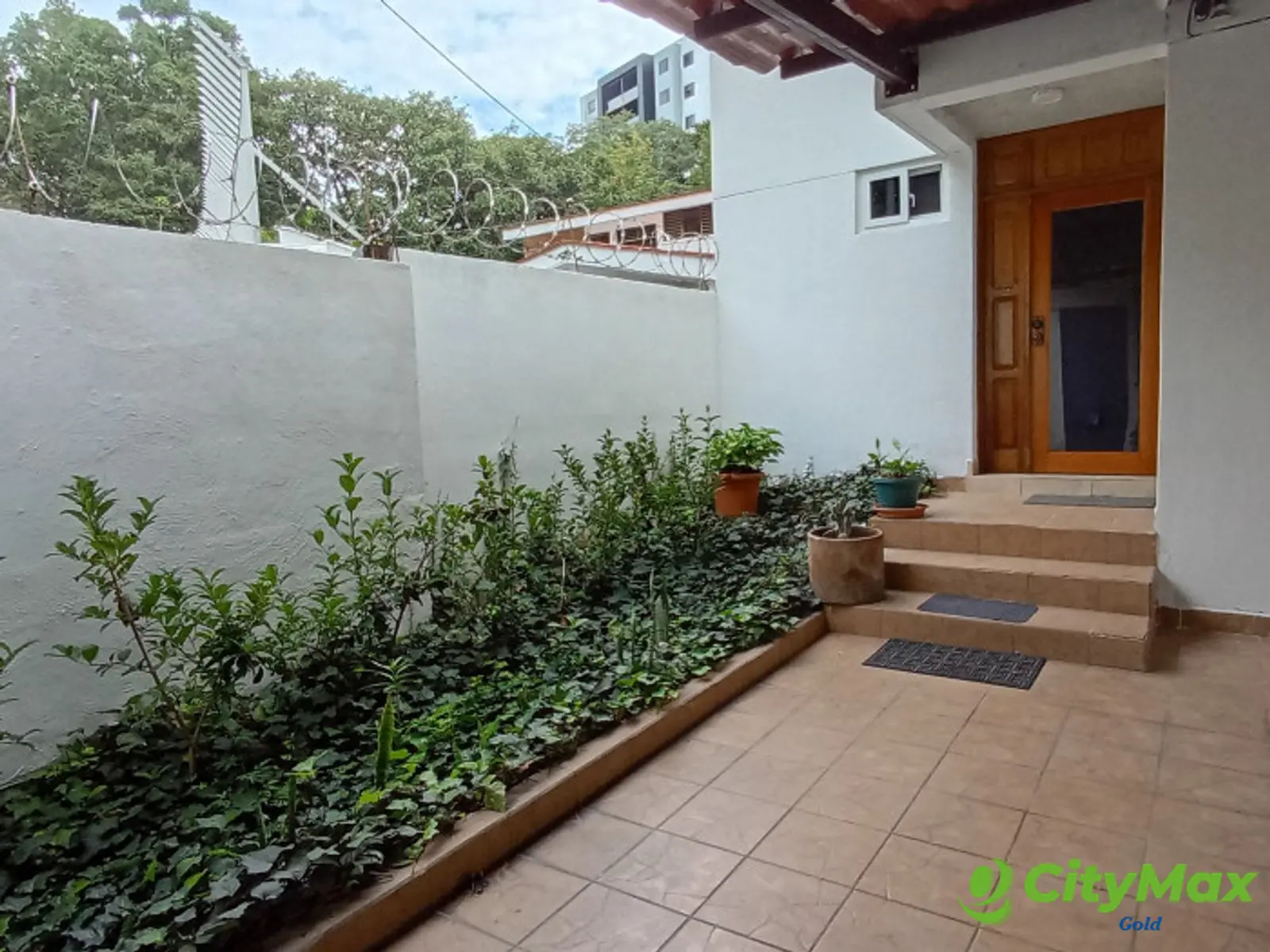 Casa en renta en Condominio Residencial en Zona 10 - foto 1