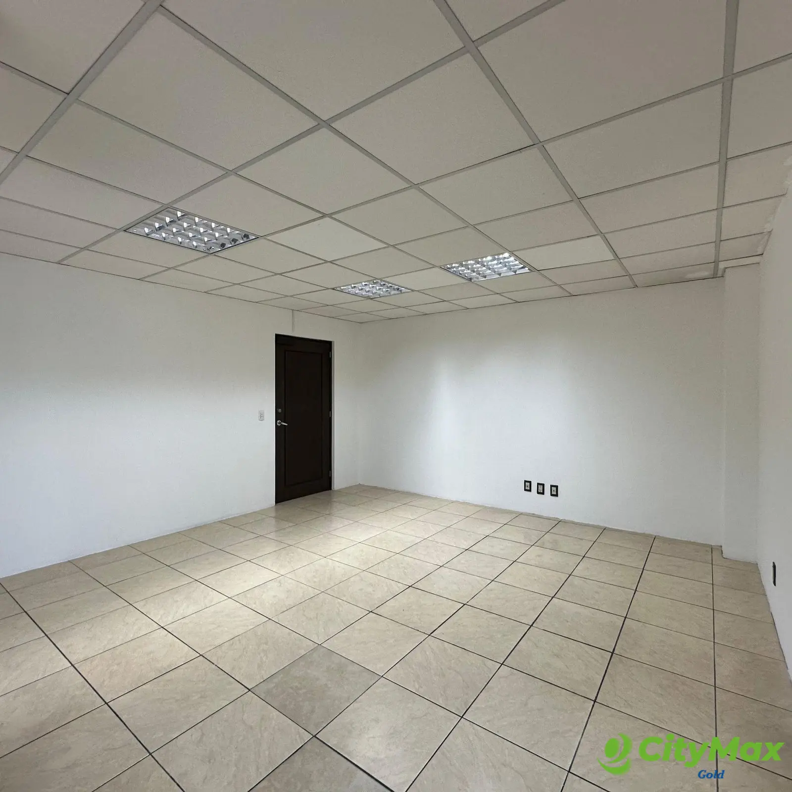 Oficina en Venta Para Inversión en Zona 10 - foto 1