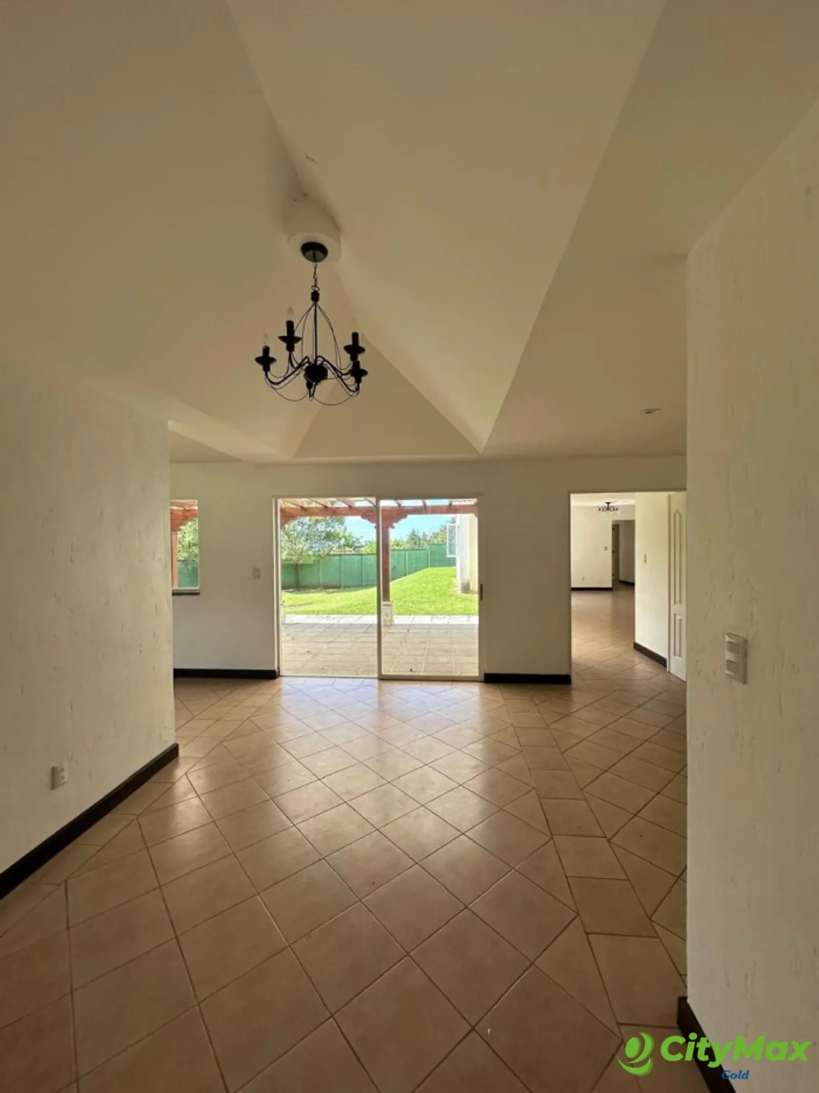Casa en renta en condominio Casa y Campo - foto 1