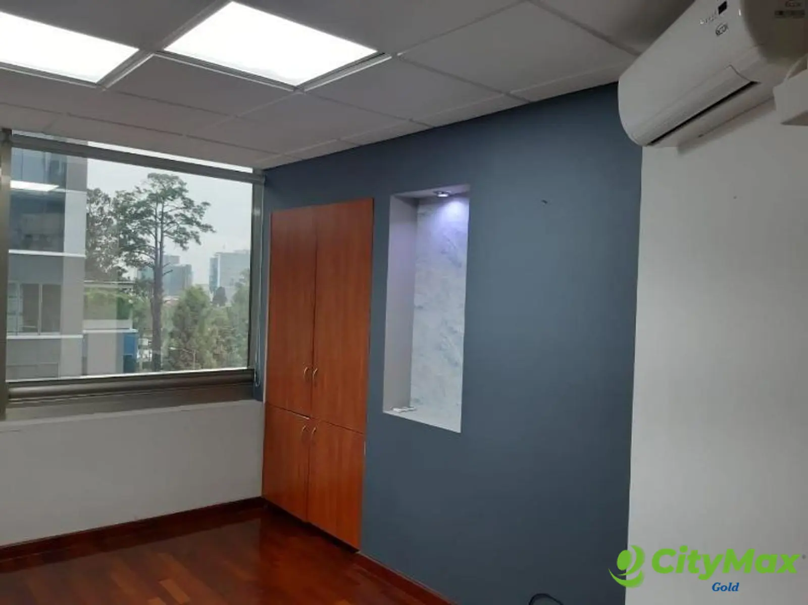 Oficina en renta en Edificio de zona 10 Guatemala - foto 1