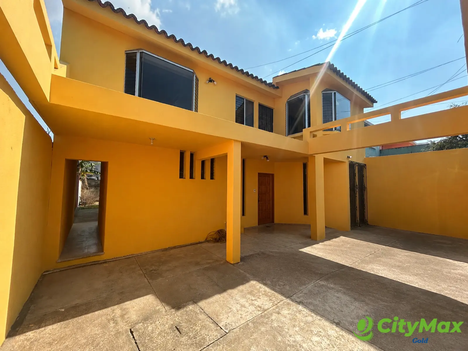 Casa en Venta en Pinares de San Cristobal Mixco  - foto 1