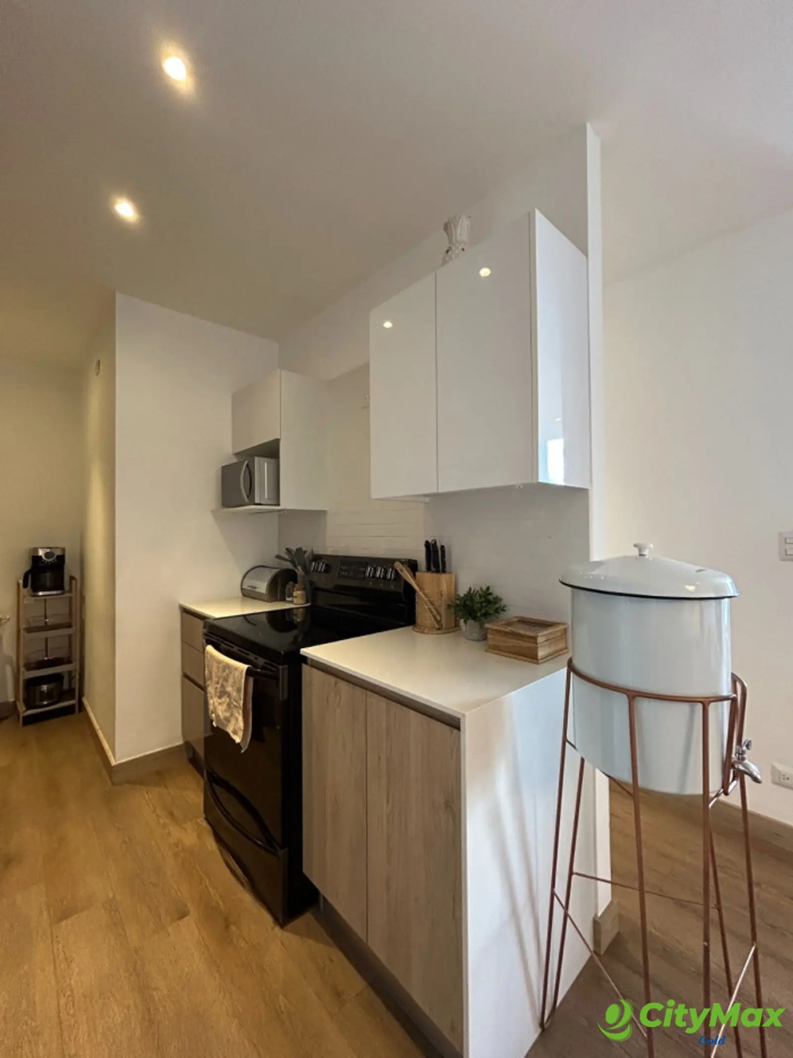 Apartamento amueblado en renta zona 15 - foto 4