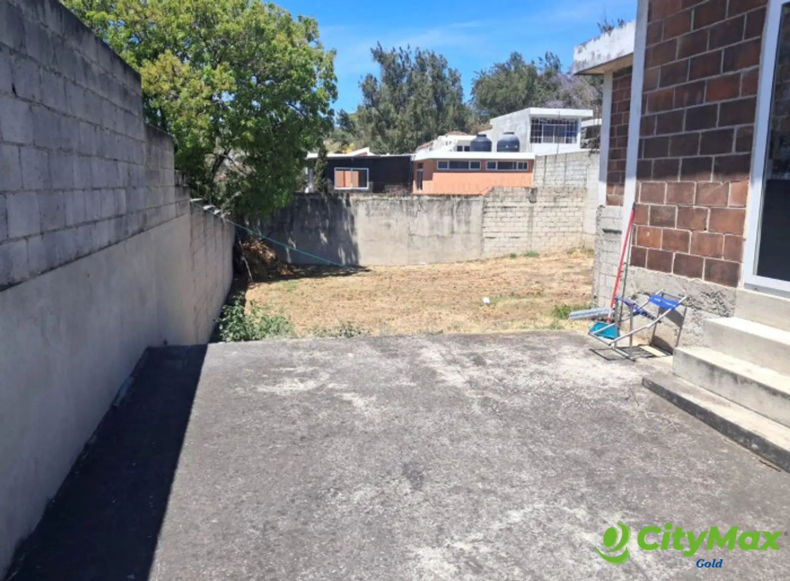 Terreno con Apartamento en Venta en San Cristóbal - foto 2