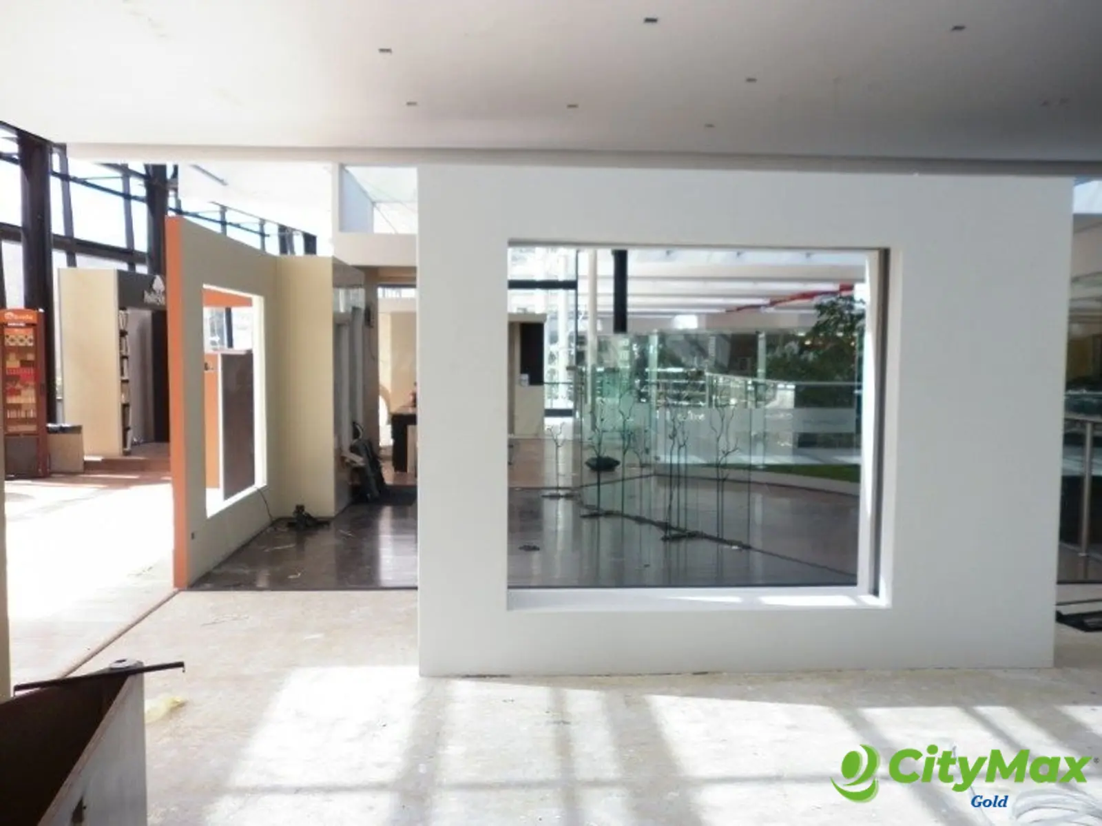 Vendo Local para inversión en Venta en zona 10 - foto 4