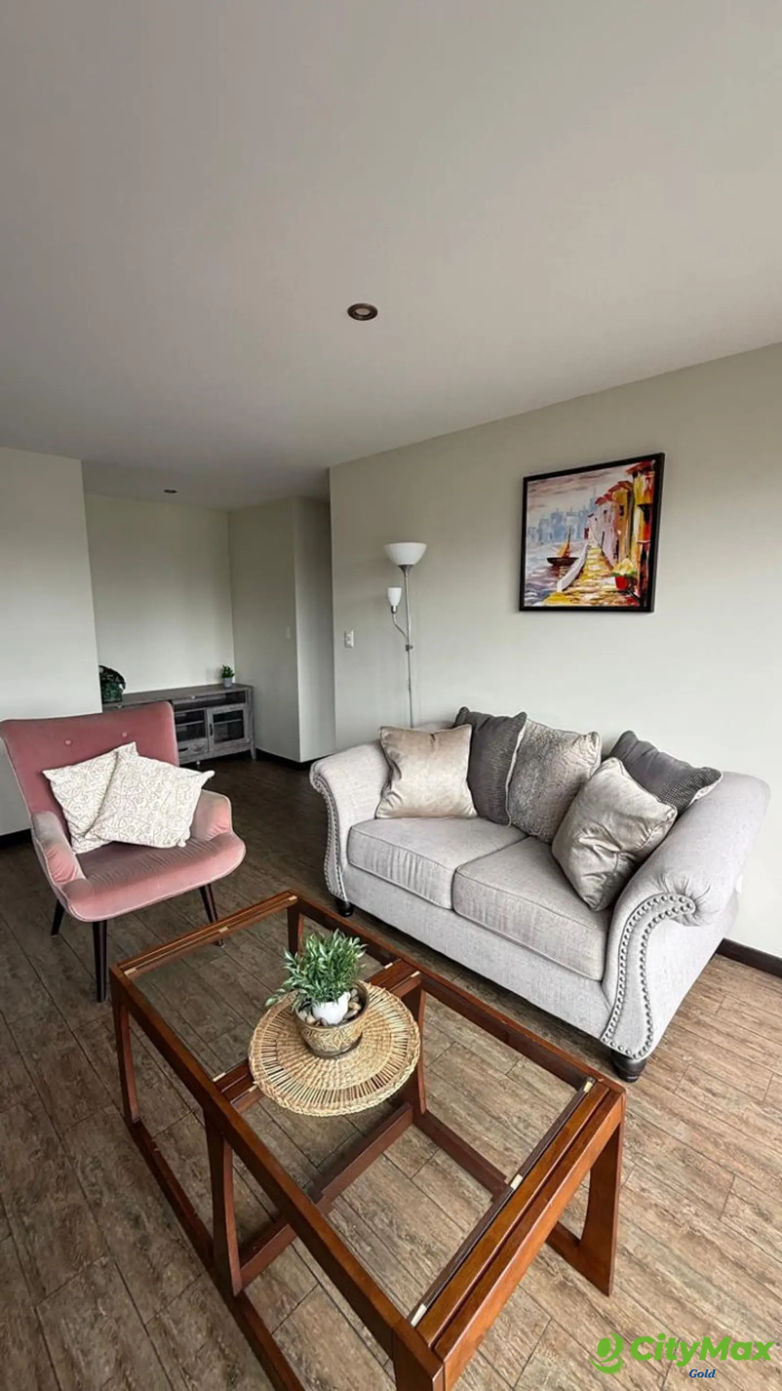 Apartamento en Renta  amueblado en Zona 15 - foto 5