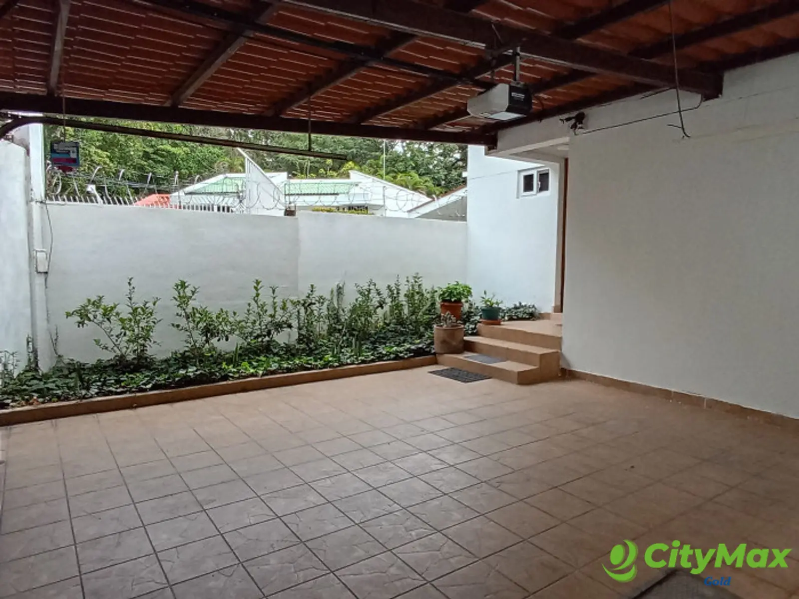 Casa en renta en Condominio Residencial en Zona 10 - foto 3