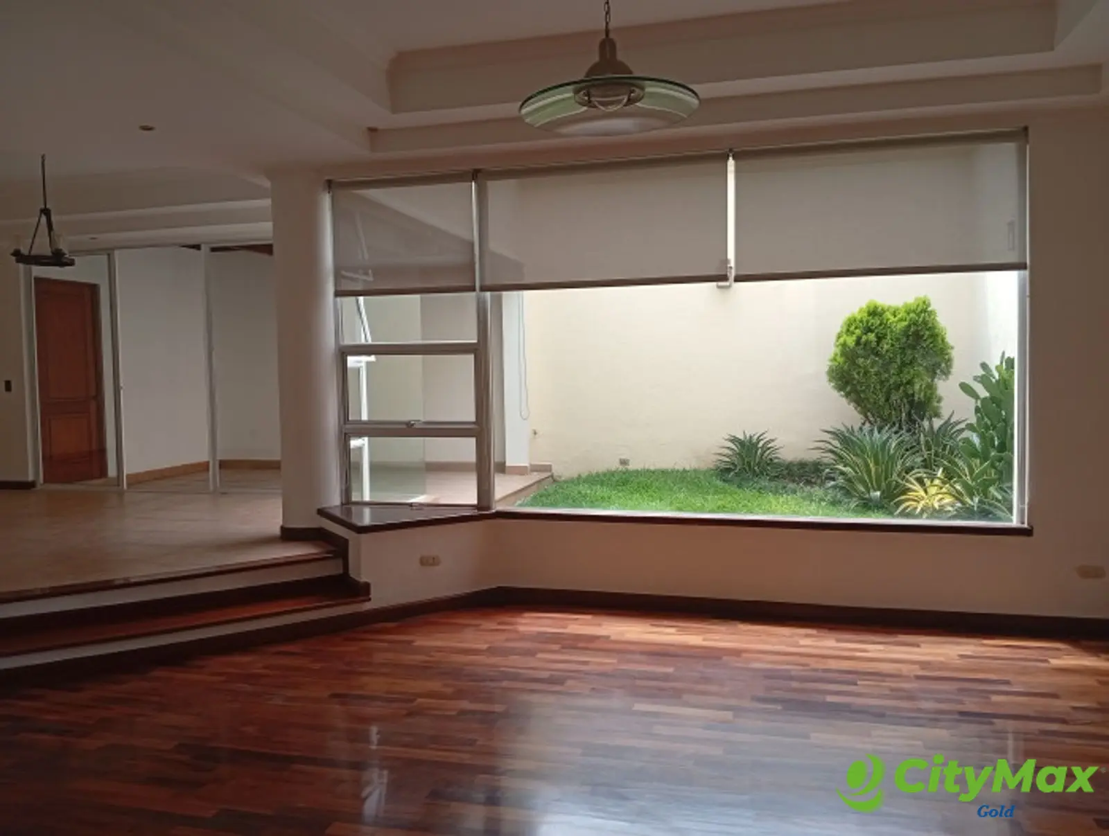 Casa en renta Condominio Cercano Diagonal 6, Zona 10 - foto 3