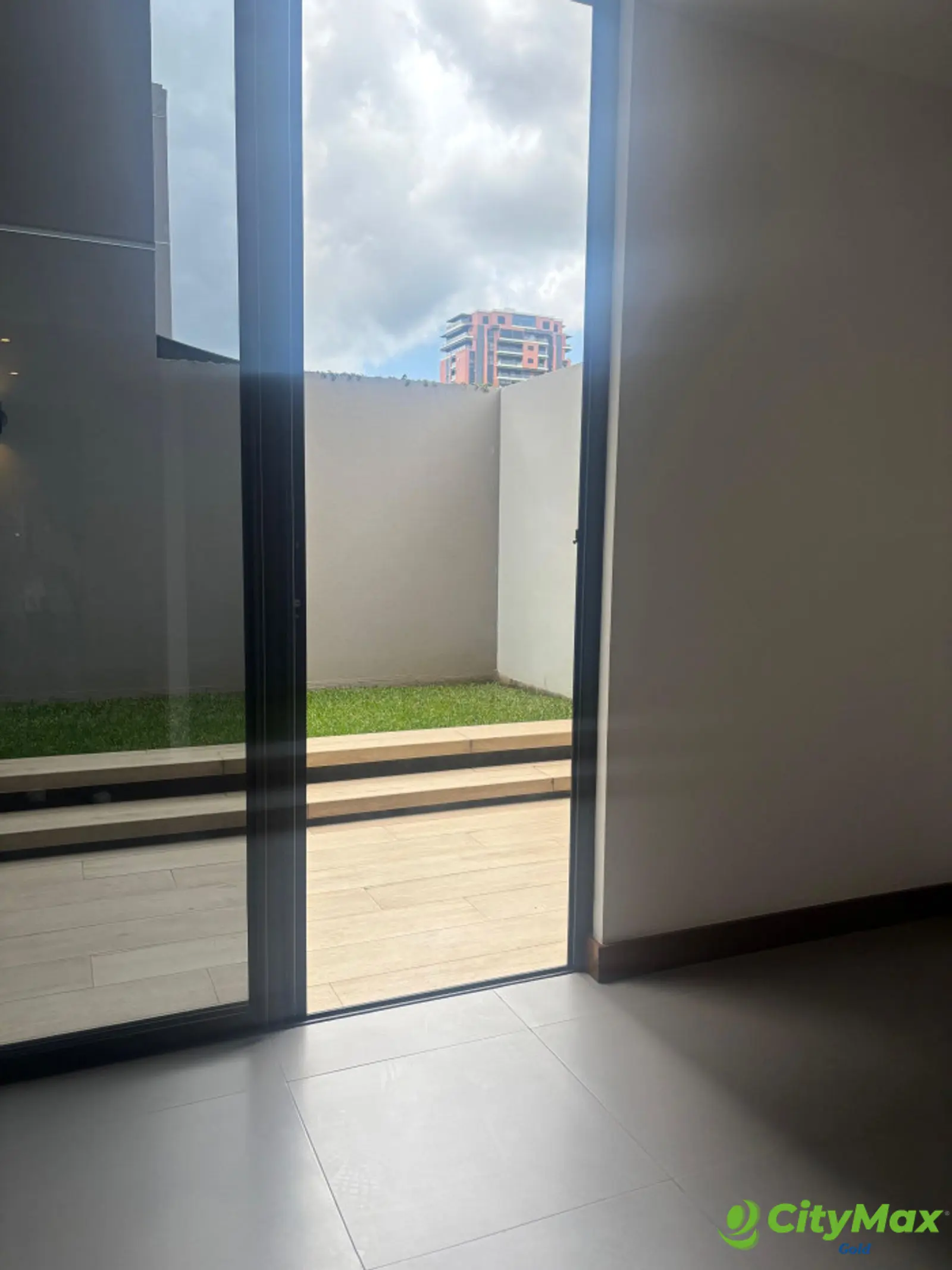 Apartamento en Venta con jardín en zona 13 - foto 6