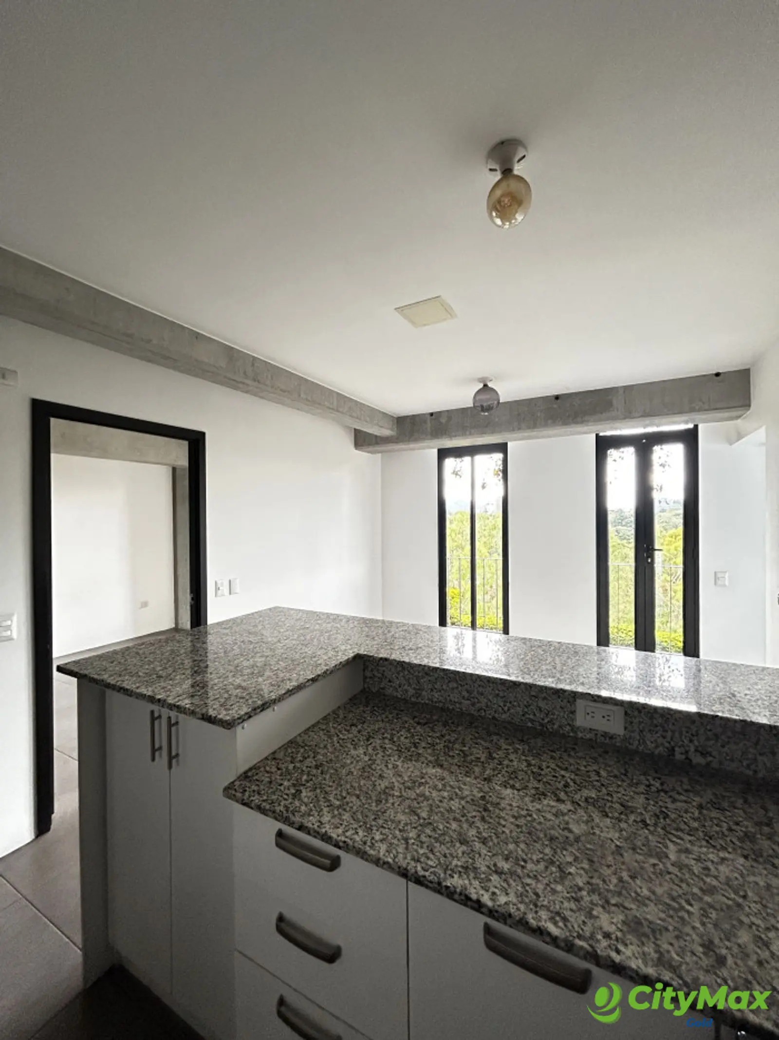 Venta de Apartamento en Edificio Fabrá zona 10 - foto 5