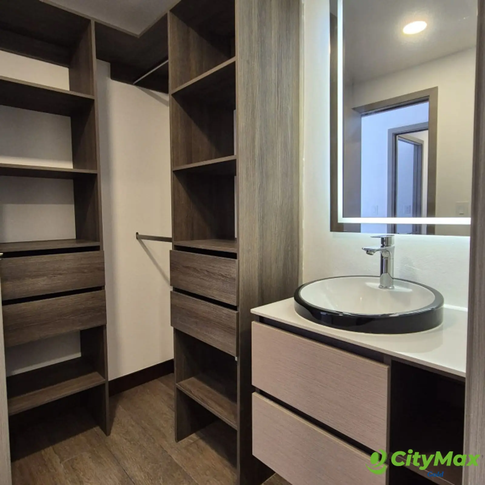 Apartamento en Venta en Zona 16, Ciudad de Guatemala - foto 9