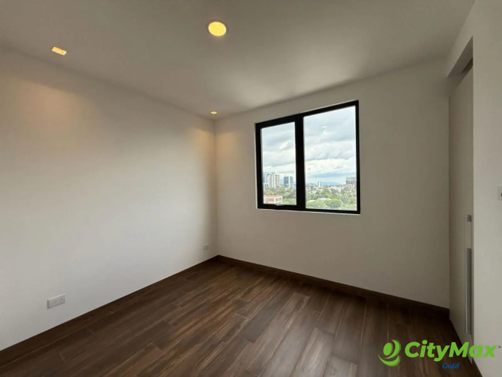 Apartamento Amueblado en Venta en Zona 15 Vista Hermosa - foto 6