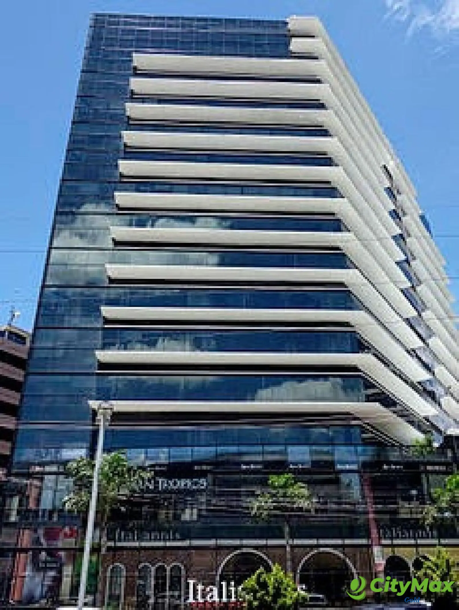 Oficina amplia en Venta en Zona 10 de Guatemala - foto 2