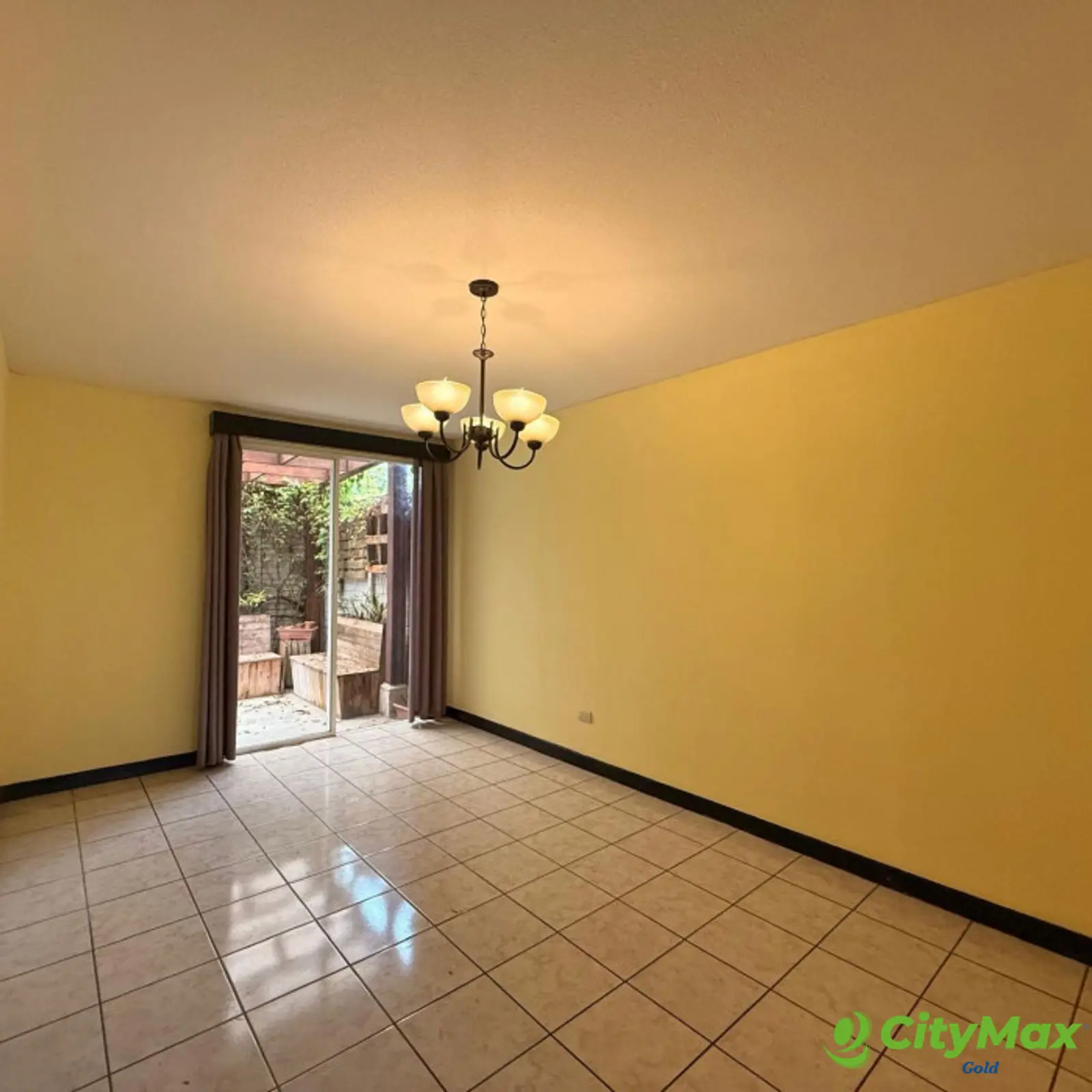 Casa de 4 habitaciones en Renta en Providencia CAES - foto 4