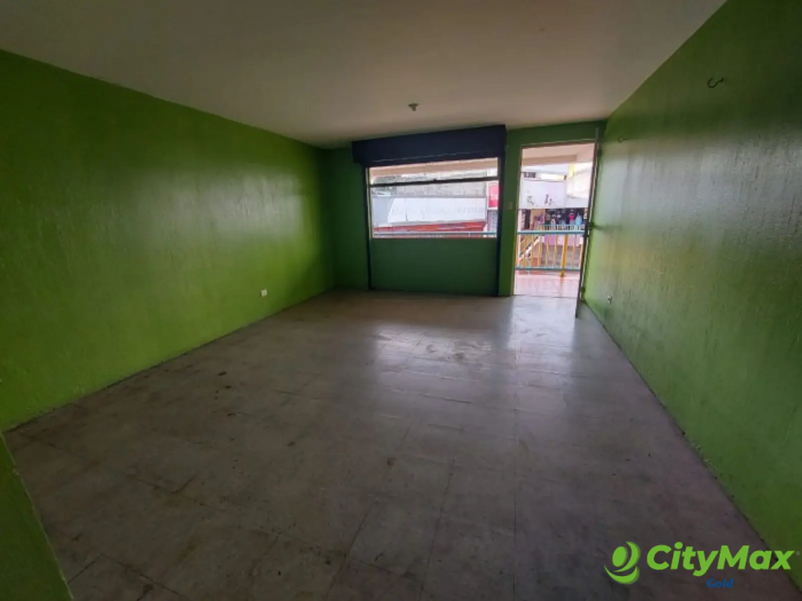 CENTRO COMERCIAL en Venta  en zona 18  - foto 11