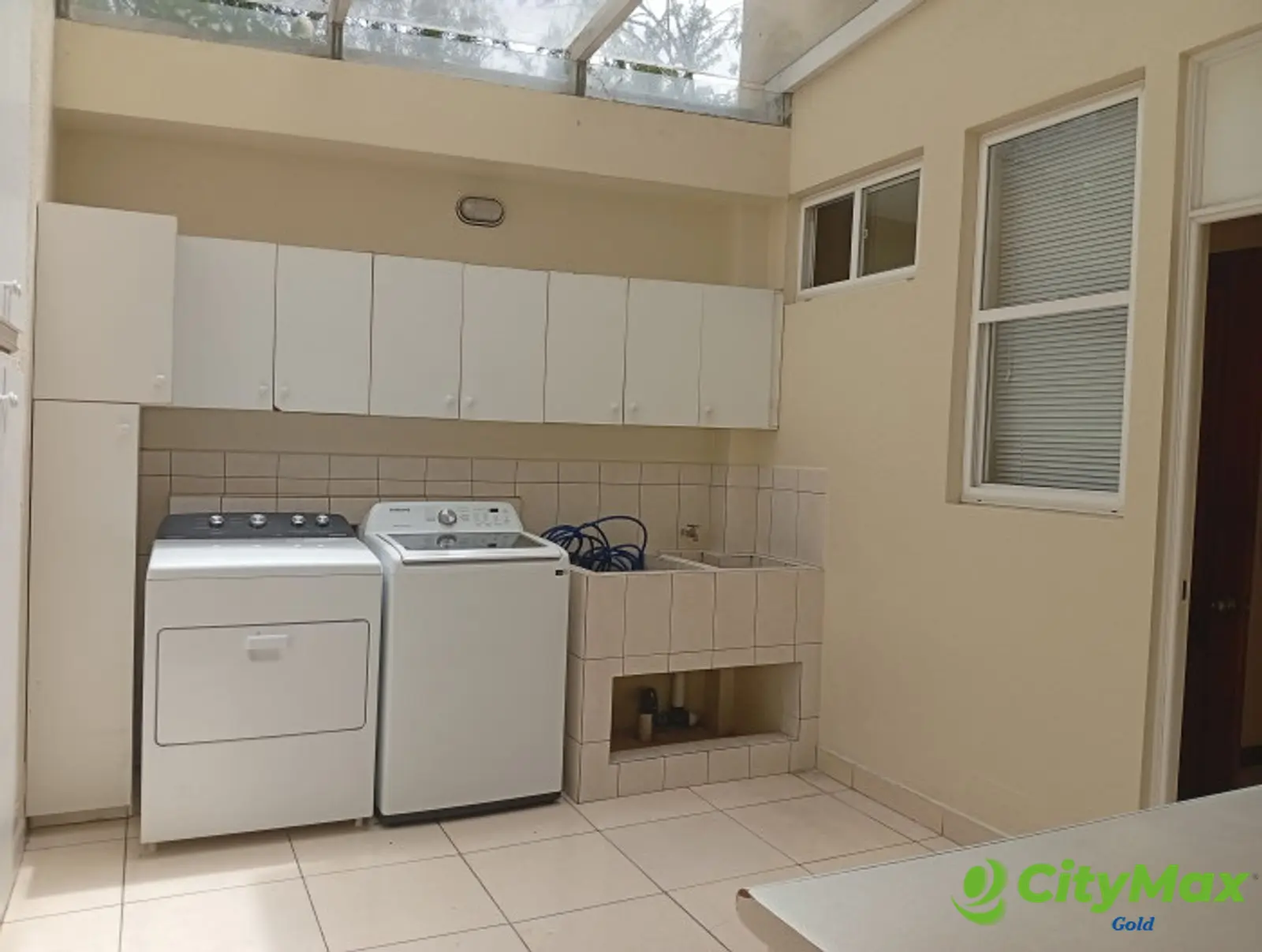 Casa en renta Condominio Cercano Diagonal 6, Zona 10 - foto 8