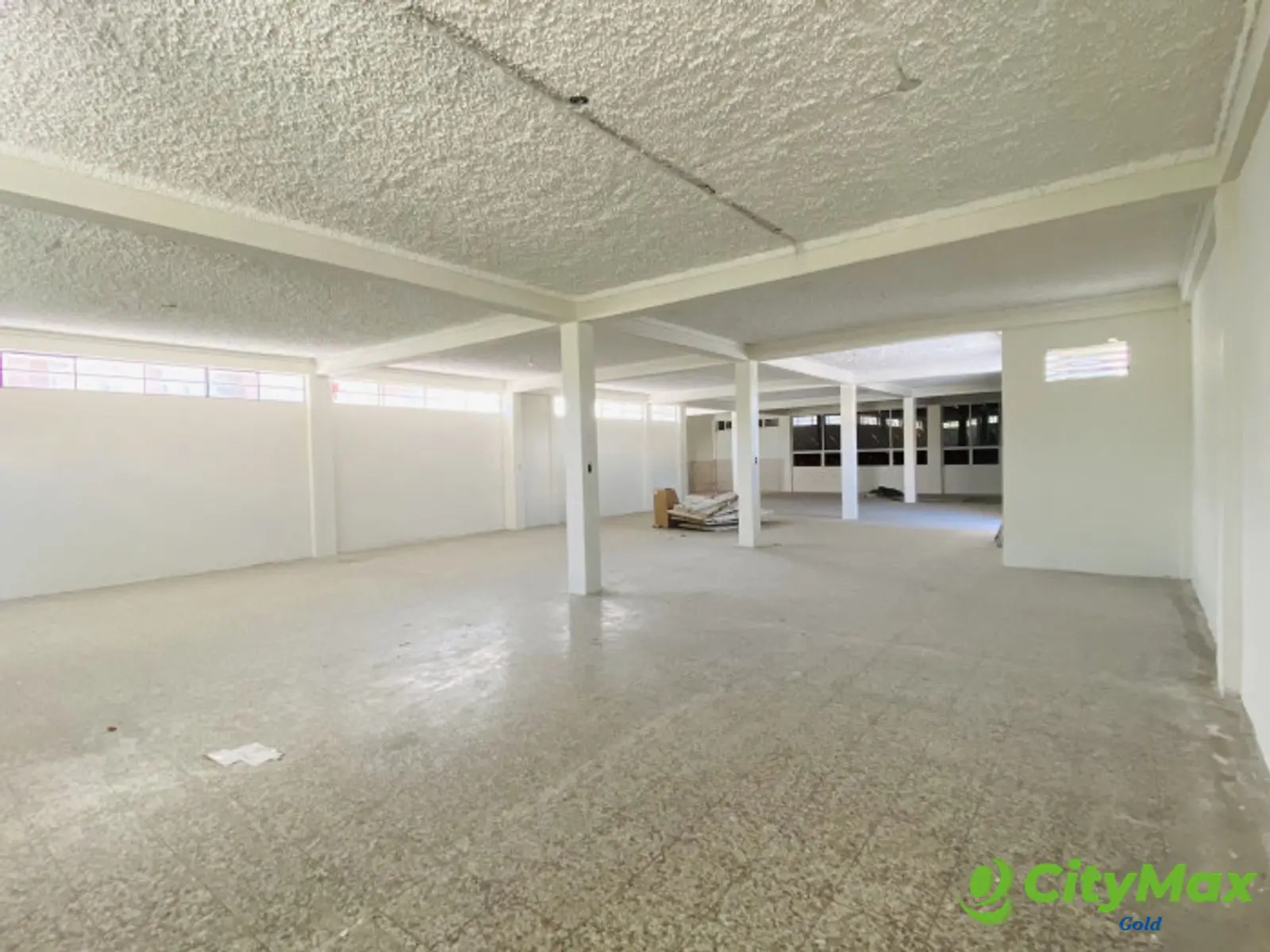 Propiedad comercial en Alquiler, Zona 9 Guatemala. - SEGUNDO NIVEL