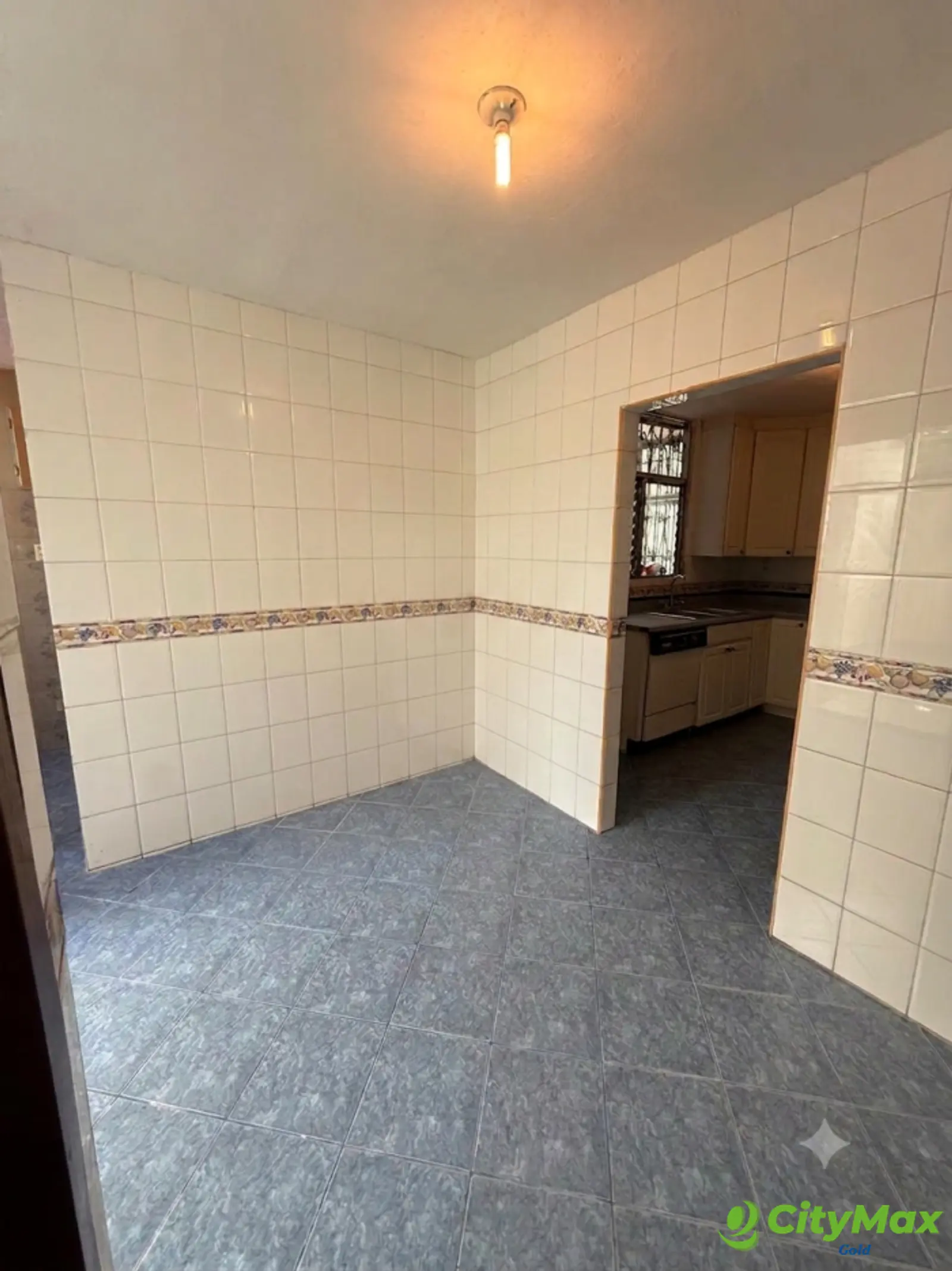 Casa sobre vía principal en Venta en Lourdes Zona 17 - foto 11