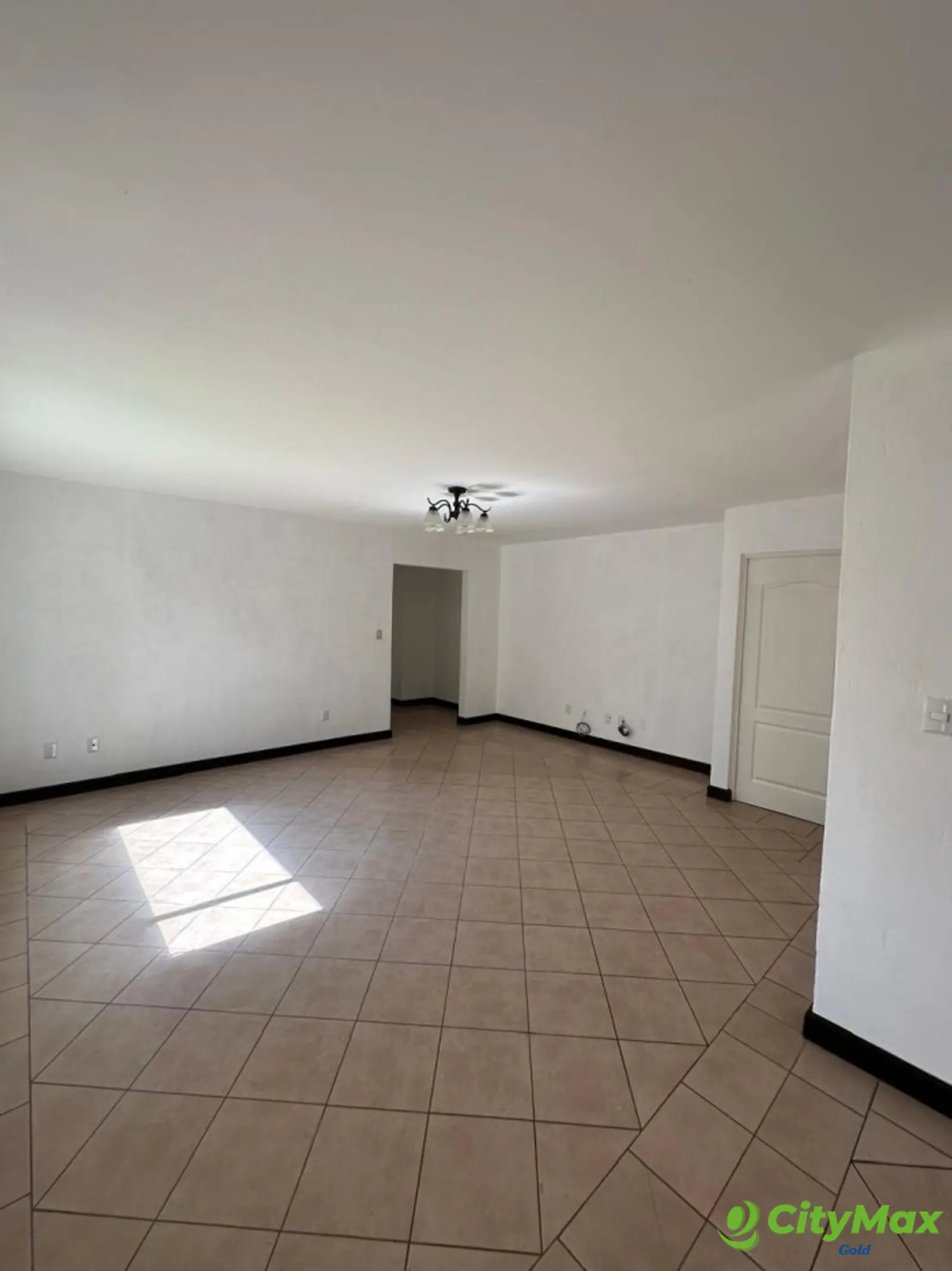 Casa en renta en condominio Casa y Campo - foto 4