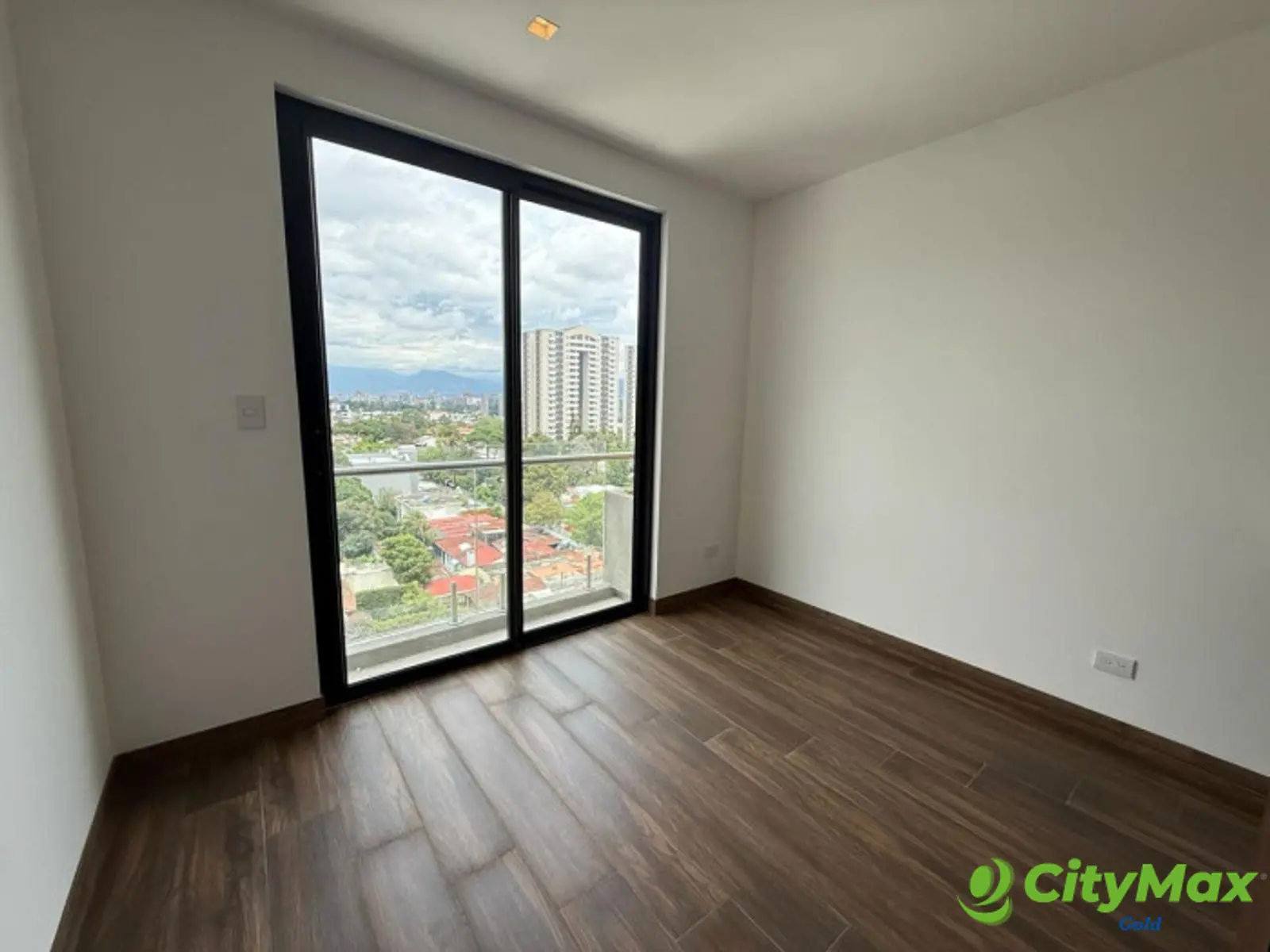 Apartamento Amueblado en Venta en Zona 15 Vista Hermosa - foto 4