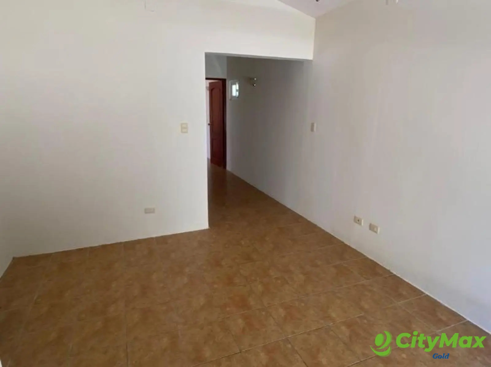 Oportunidad en VENTA 3 Casas y Terreno Sta. Catarina - foto 6