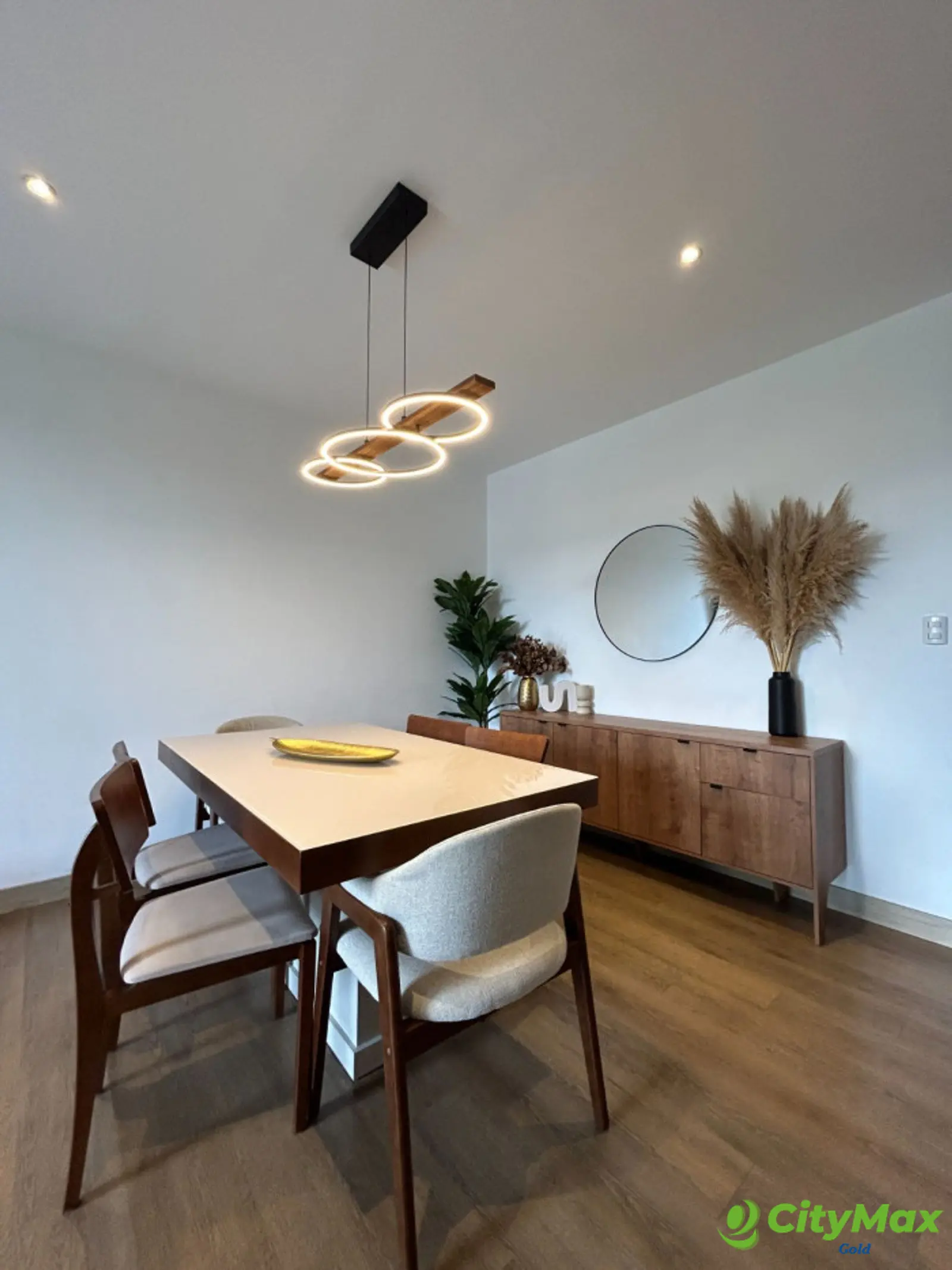 Apartamento amueblado en renta zona 15 - foto 2
