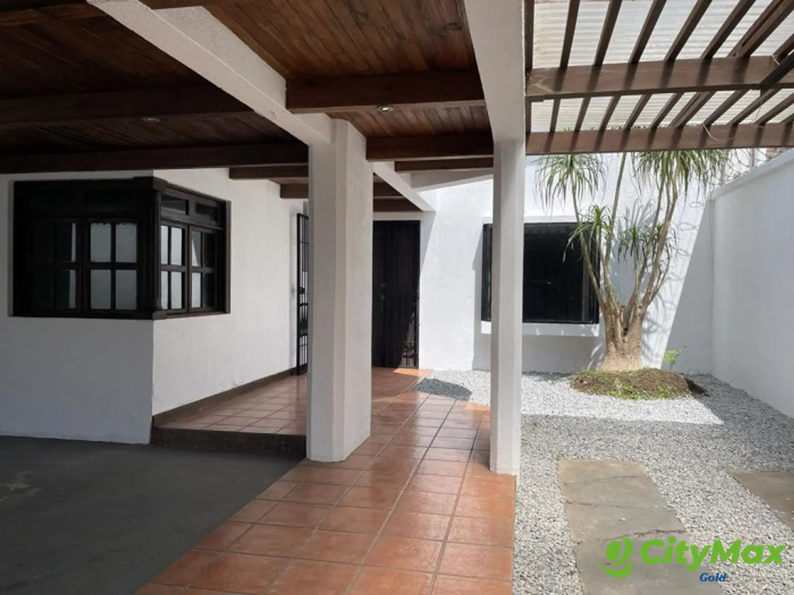 Casa amplia en Venta en Los Manantiales San José Pinula - foto 2
