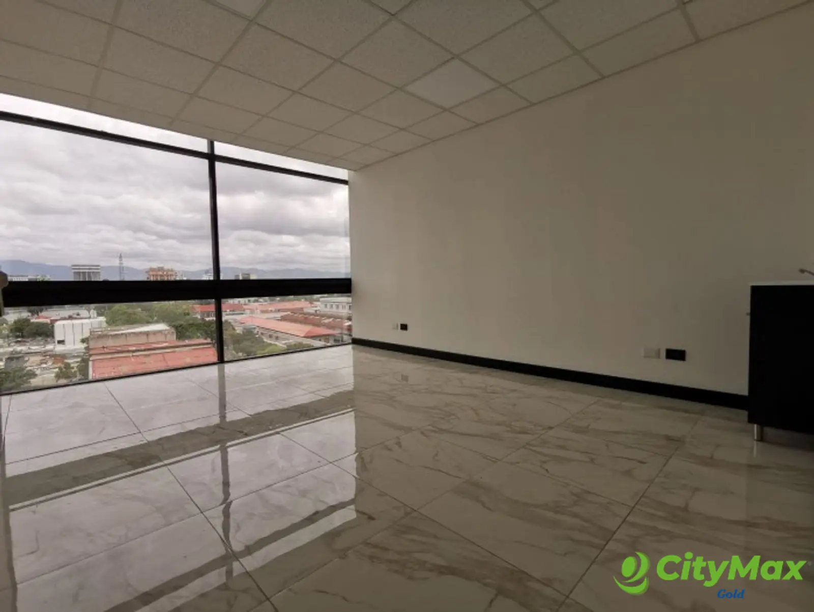 Clinica Medica en Renta Zona 10 Guatemala - foto 3