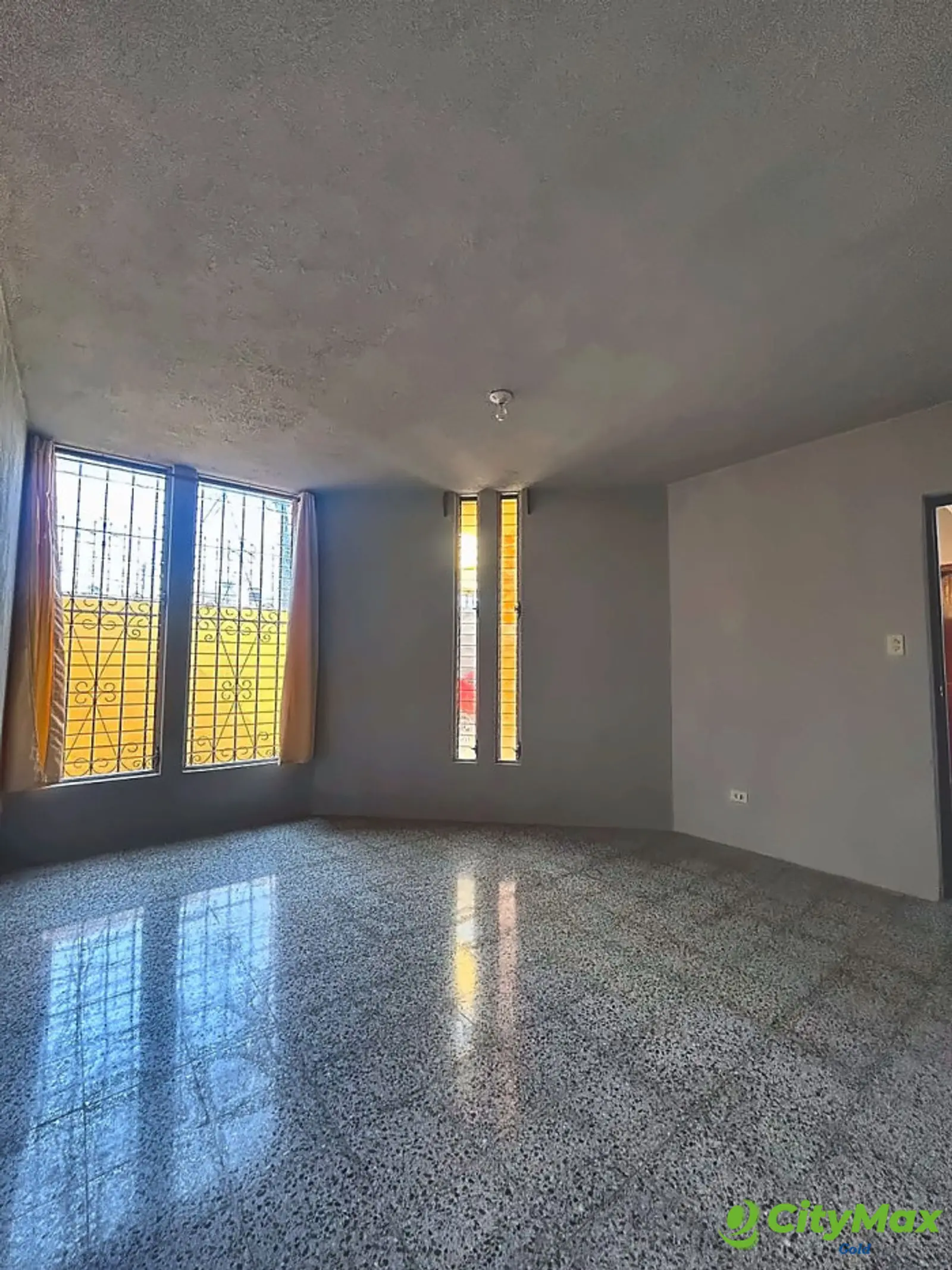 Casa en Venta en Pinares de San Cristobal Mixco  - foto 3