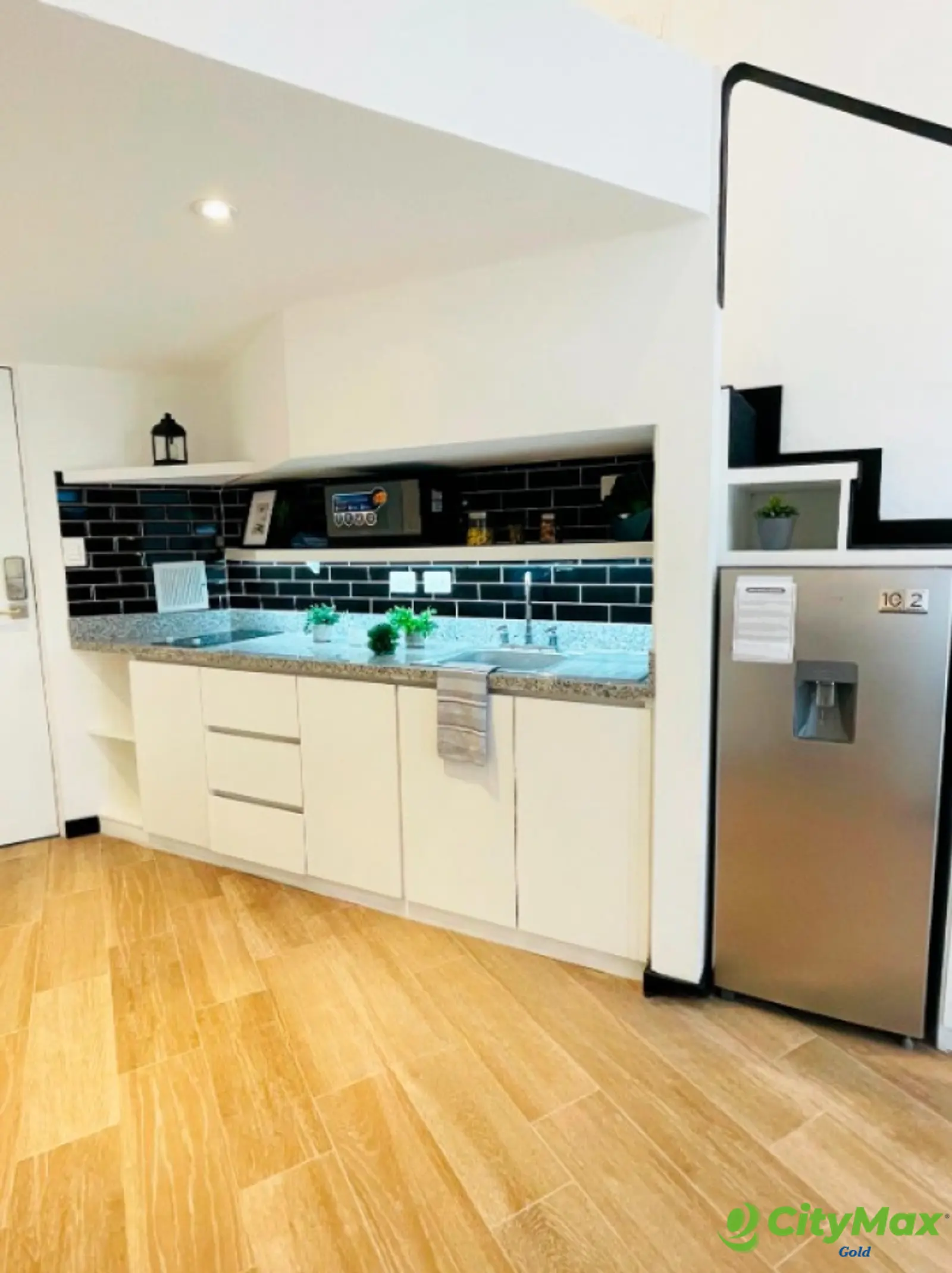 Apartamento amueblado en renta tipo loft en zona 10 - foto 5
