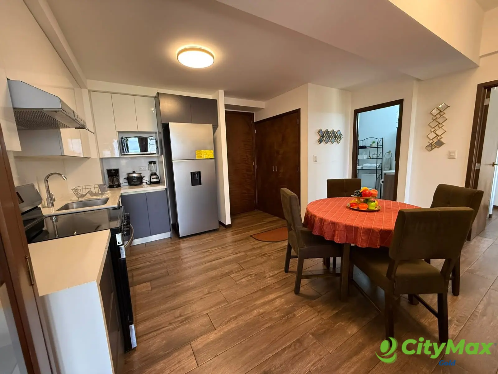 Apartamento amueblado en Alquiler en Zona 10 - foto 2