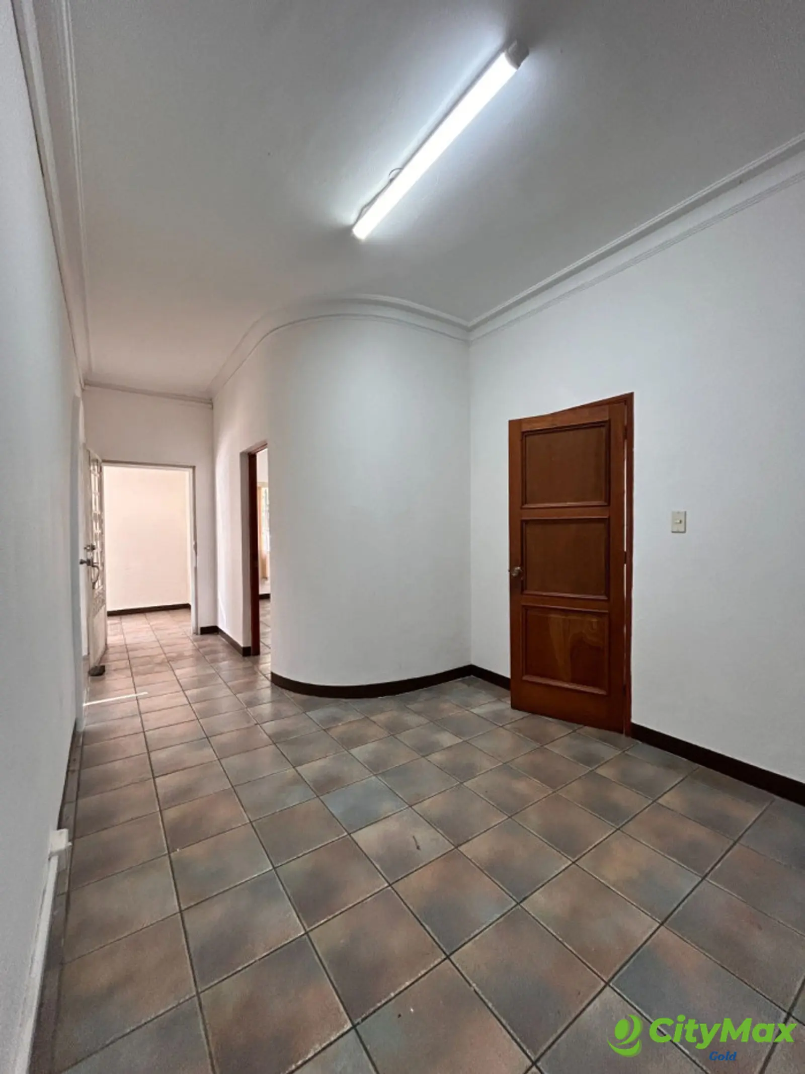 Casa para Oficinas en Alquiler en Zona 10 Guatemala - foto 4