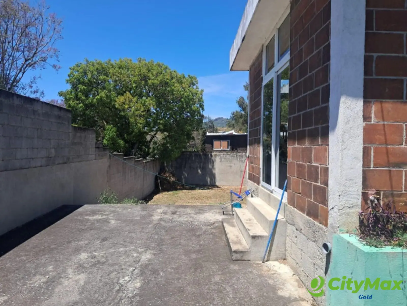 Terreno con Apartamento en Venta en San Cristóbal - foto 3